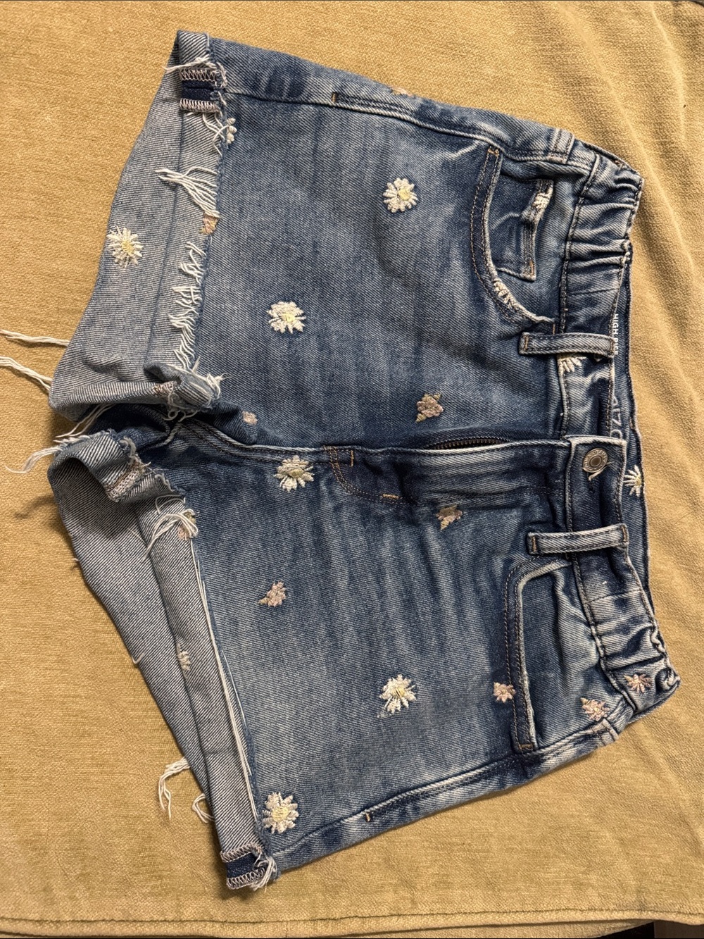 Arizona Jean Company Blue Denim Daisy Appliqué Shorts